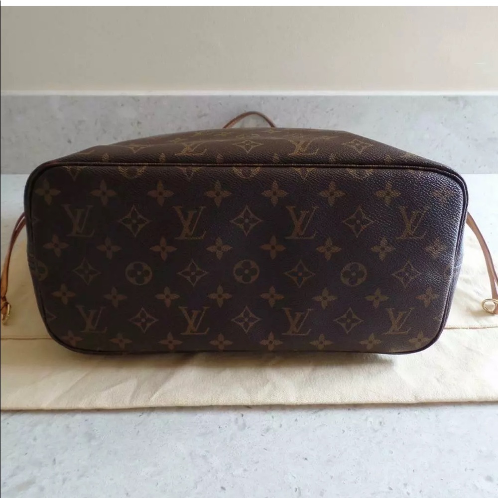 Louis Vuitton Neverfull - Picture 4 of 5